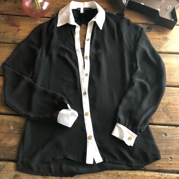 ~HS~ Black button up blouse white accents. Size XS - Picture 5 of 6